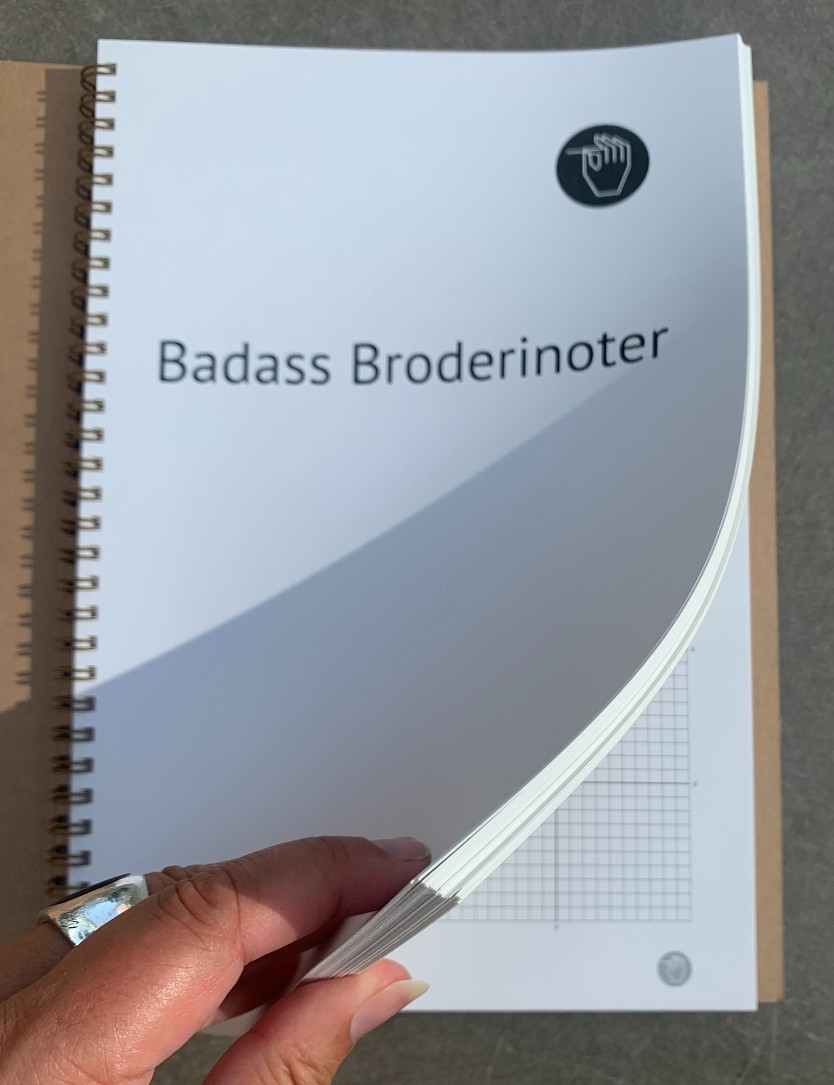 Badass_broderi_notesbog_store_tern_WEB Badass Broderinotesbog