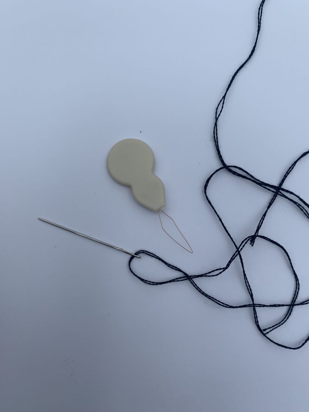 IMG_9959 Broderistens heavy metal nåletråder