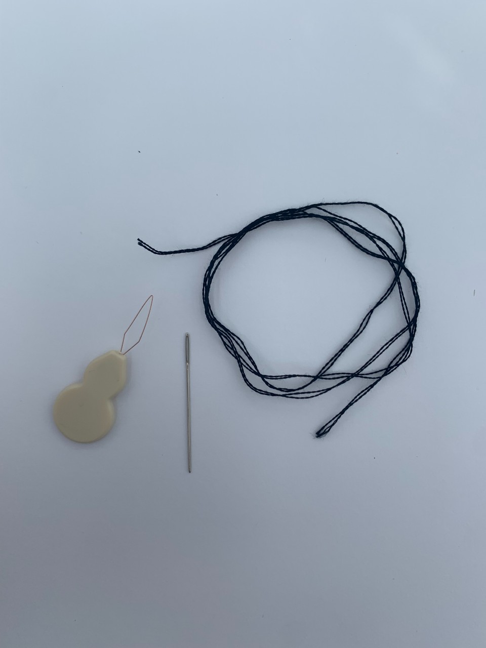 Naaletraeder_broderist_WEB2 Broderistens heavy metal nåletråder