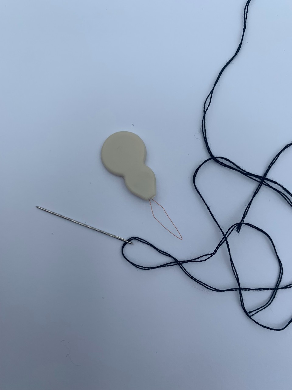 Naaletraeder_broderist_WEB7 Broderistens heavy metal nåletråder