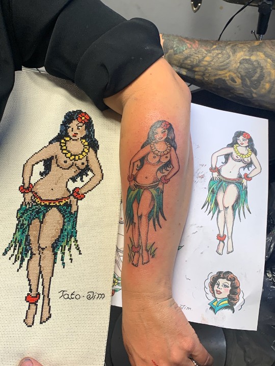 Broderistens ægte fake tatovering