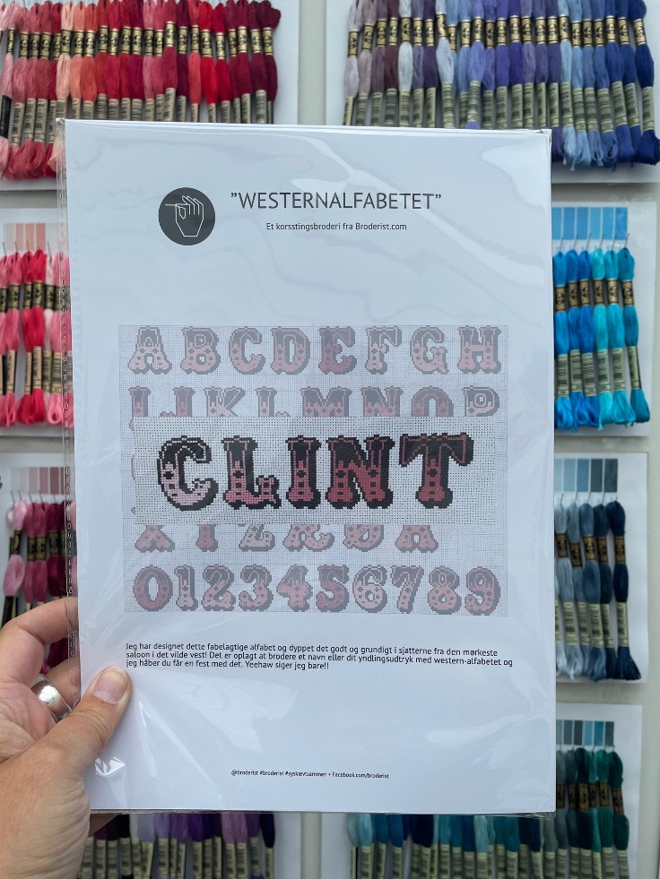 Broderist_Western_alfabet_kit_front Mønstre til download - alfabeter