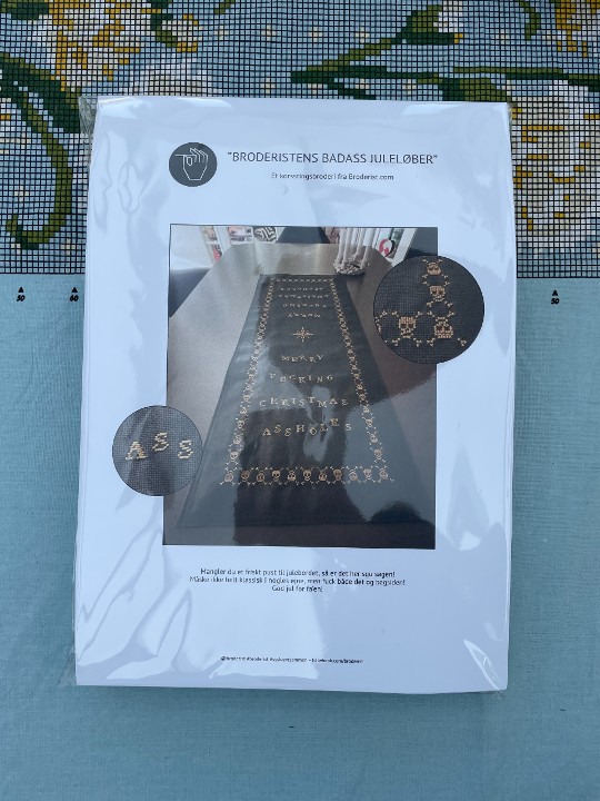 Broderistens BADASS juleløber