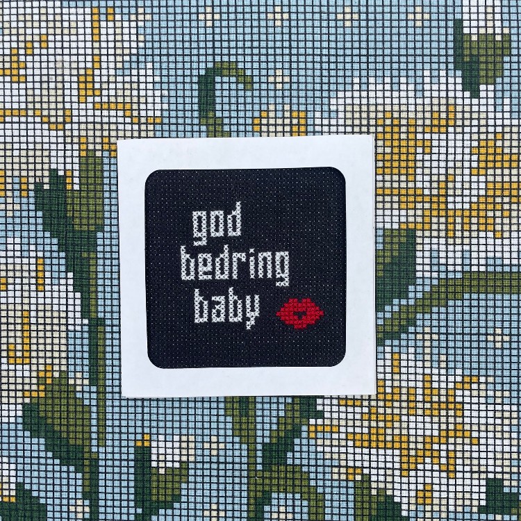 Broderistens broderede kort