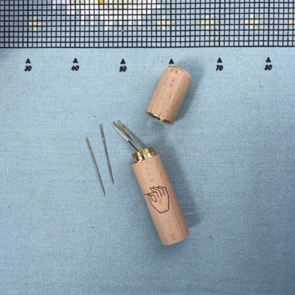 Broderist_nåleetui Broderistens nåleetui