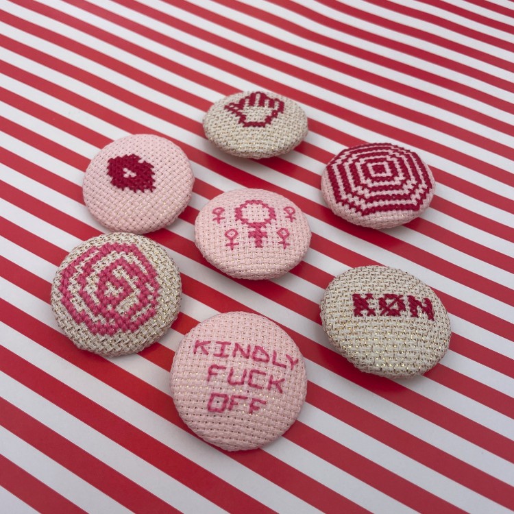 Broderistens KØNne knapper