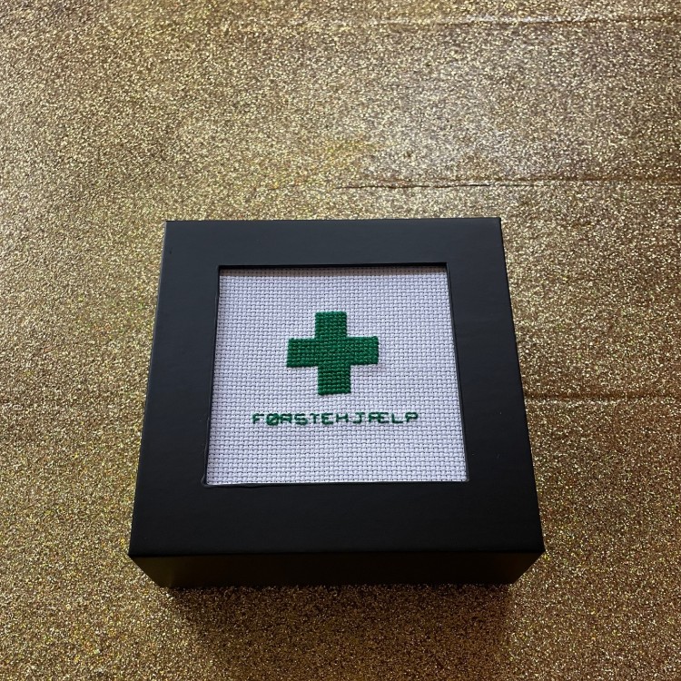 Broderist_Box_Førstehjælp2 Mønstre til download - BOXE