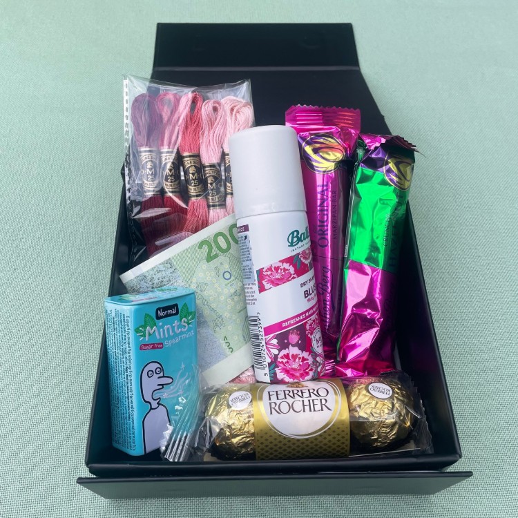 Broderistens "God tur" box