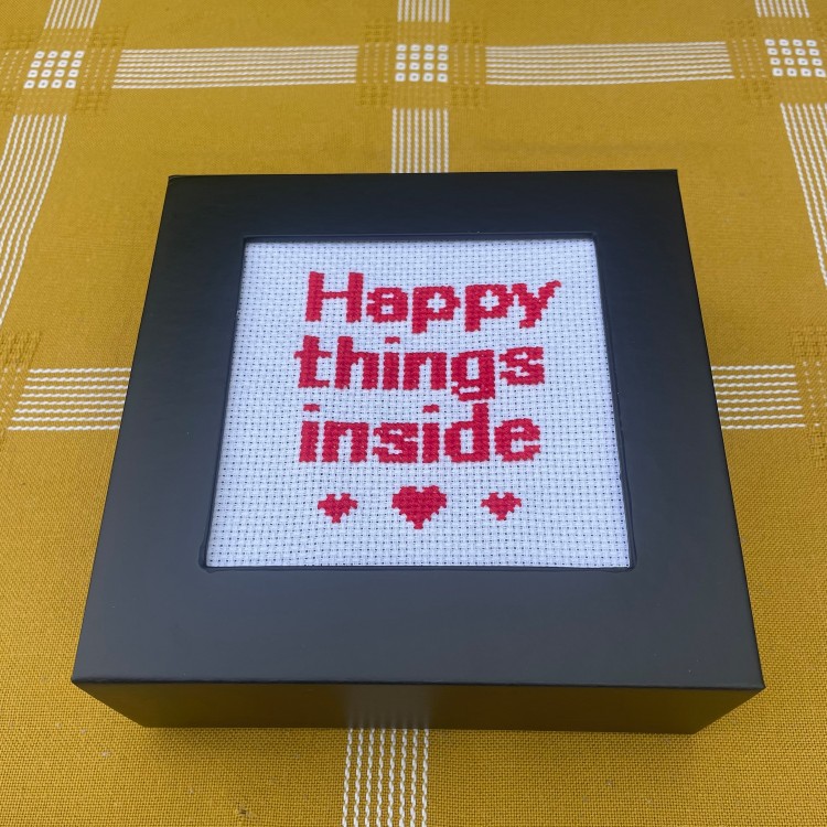 Broderist_Box_Happy_Things2 Mønstre til download - BOXE
