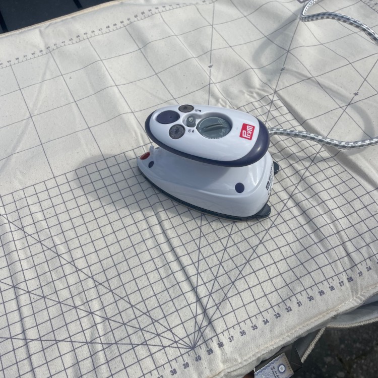 Broderistens underlag til mini dampstrygejernet