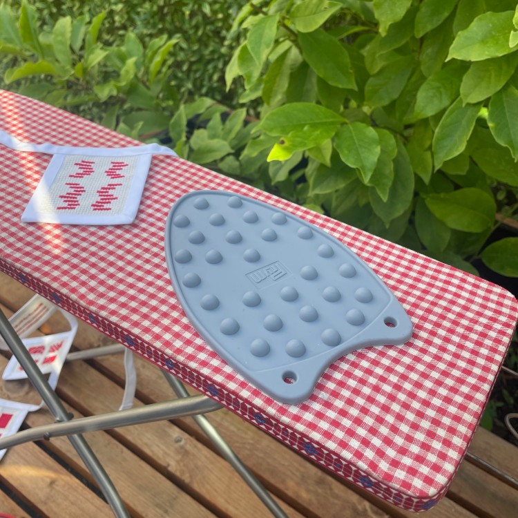 IMG_6524_broderist_mini_strygejern Broderistens siliconepad til mini dampstrygejernet