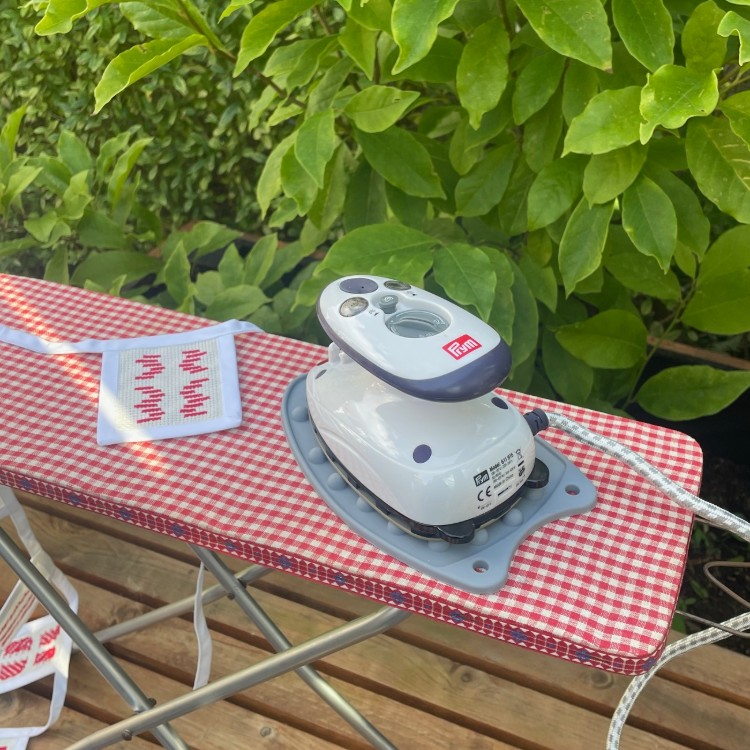 IMG_6526_broderist_mini_strygejern Broderistens siliconepad til mini dampstrygejernet