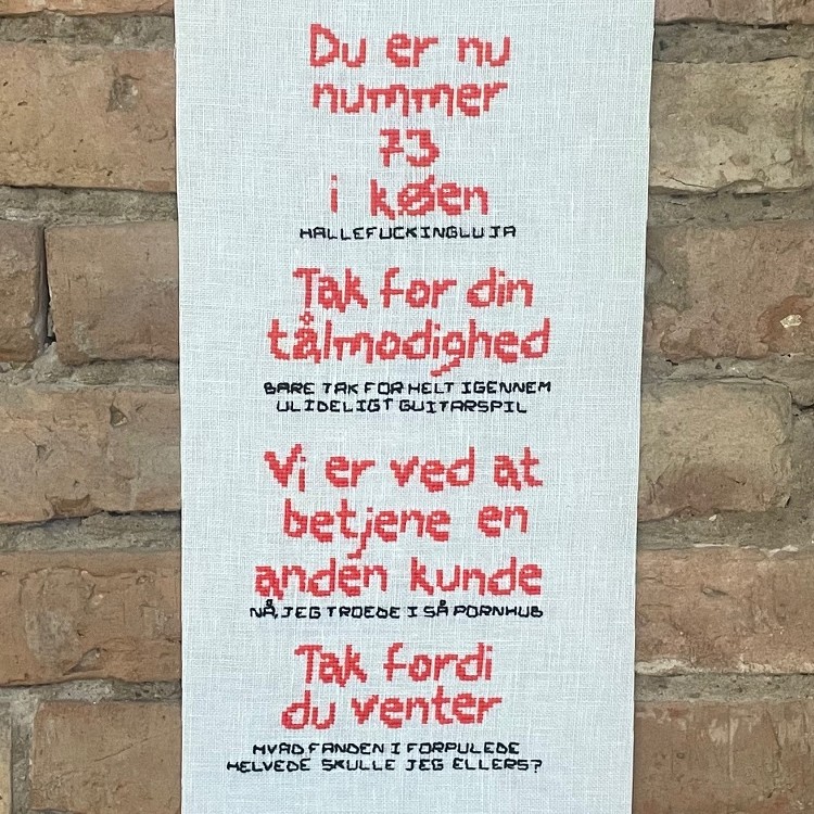 Broderistens rasende telefonkø klokkestreng