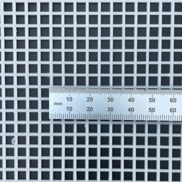 Broderistof | Plastic canvas | Hvid 1,8