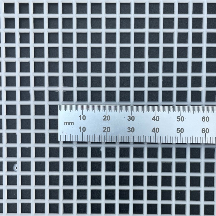 Broderistof | Plastic canvas | Hvid 1,8