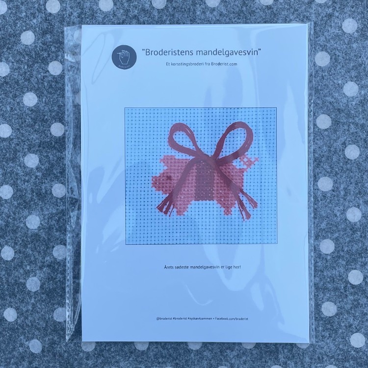 Broderist_mandelgavesvin_kit Mønstre til download - julemotiver