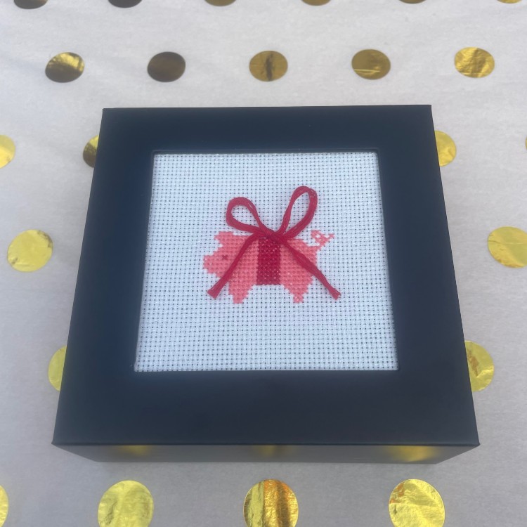 Broderist_mandelgavesvin_web1 Mønstre til download - BOXE