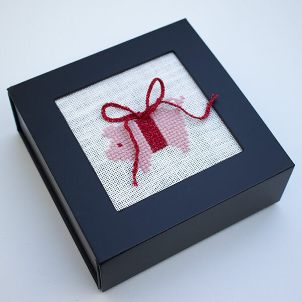 Krea Deluxe "Stukket gris" box (uld/hør)